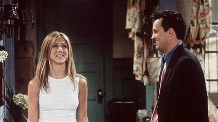Jennifer Aniston Rejected Matthew Perry Years Before ‘Friends’ Began – Hollywood Life