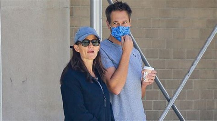 Jennifer Garner Hugs BF John Miller In Rare PDA Photos After Opening Up About Ben Affleck Co-Parenting
