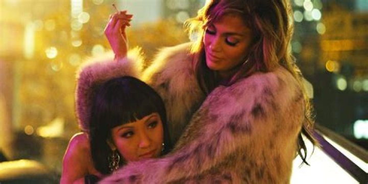 Jennifer Lopez Flashes Abs In Bikini & Fur Coat For ‘Hustlers’ Movie – Hollywood Life