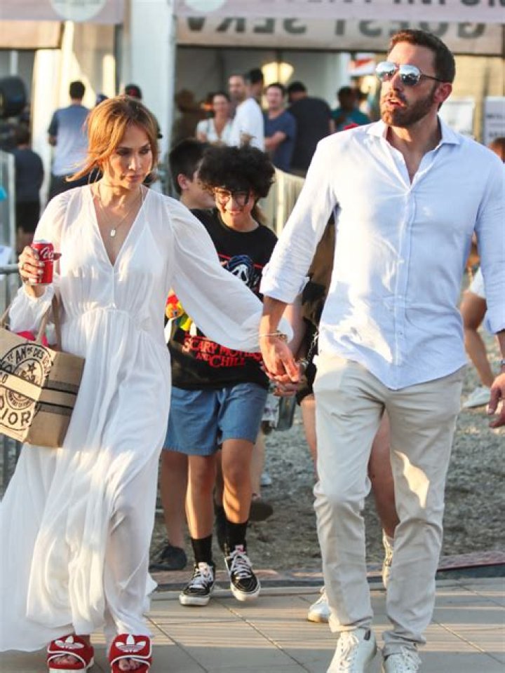 Jennifer Lopez & Ben Affleck Take Emme Cowboy Hat Shopping: Photo – Hollywood Life