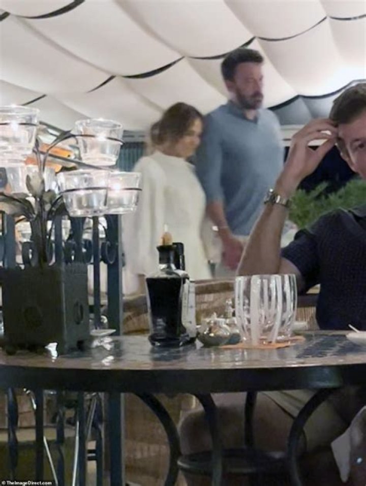 Jennifer Lopez & Ben Affleck Get Cozy At Hotel After Returning To Italy For 2nd Honeymoon