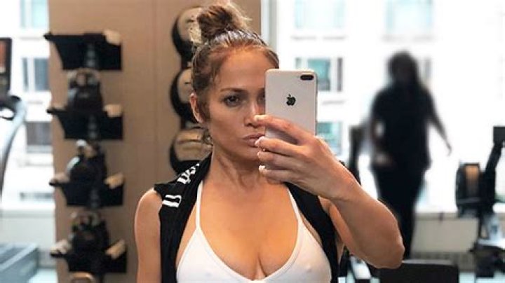 Jennifer Lopez Goes Braless Under White T-Shirt As She Shows Off Sexy Dance Moves