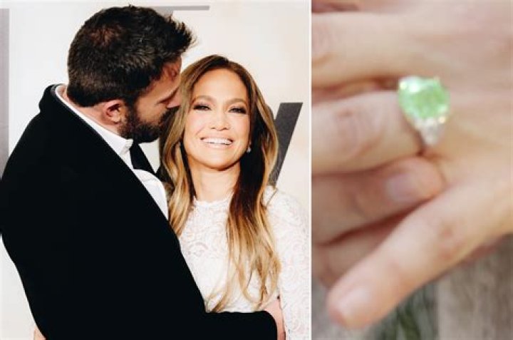Jennifer Lopez Ditches Her Wedding Ring in Latest Social Media Post Amid Ben Affleck Marriage Rumors
