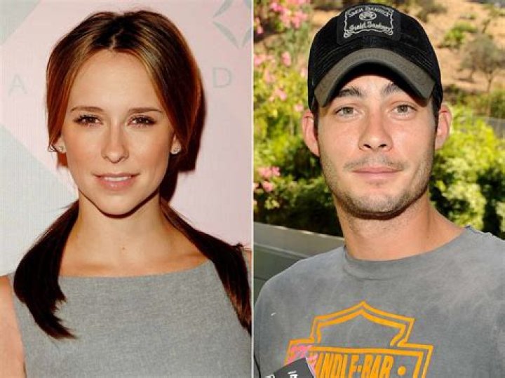 Jennifer Love Hewitt’s Due Date Revealed