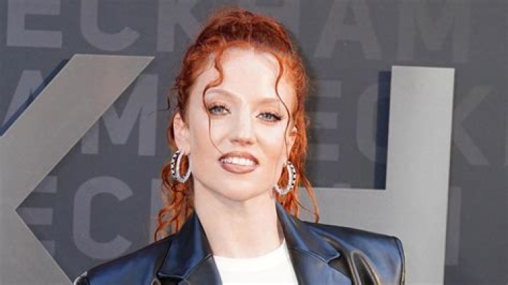 Jess Glynne Celebrity Profile – Hollywood Life