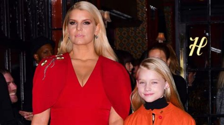 Jessica Simpson’s Daughter Maxwell, 10, Is So Grown Up In New Photo – Hollywood Life