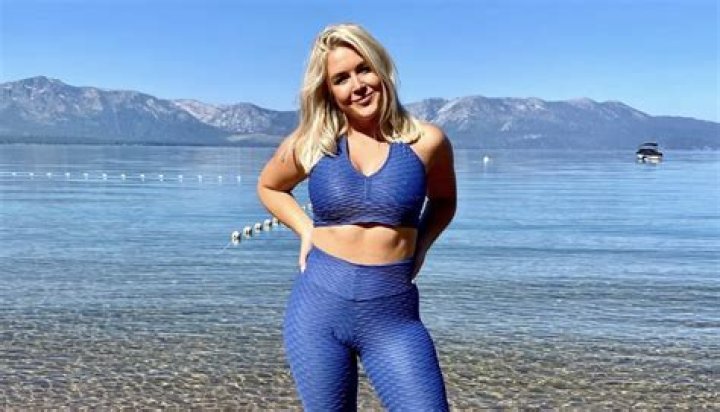 Jessica Simpson Dons Famous Daisy Dukes On Family Beach Vacation – Hollywood Life