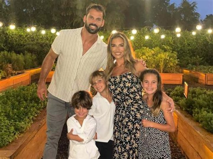Learn About Her Kids With Eric Decker – Hollywood Life