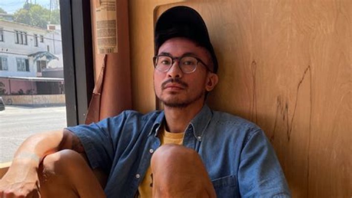 JMSEY Searches For Some Personal Space In The Alt-Pop Lockdown Jam ‘Lil While’