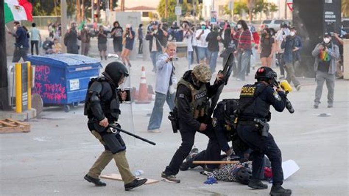 John Cusack Posts Video Of Him Being Attacked By Police In Chicago – Hollywood Life