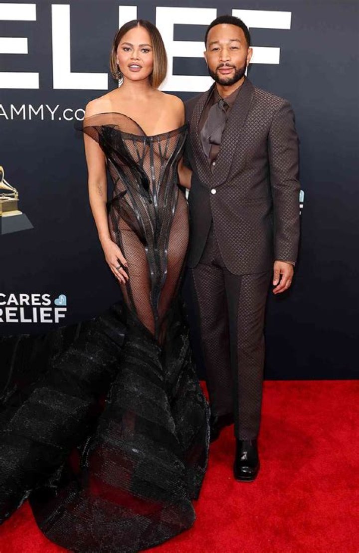 John Legend Dedicates BBMAs Performance To Chrissy Teigen 14 Days After Tragic Loss Of Baby #3
