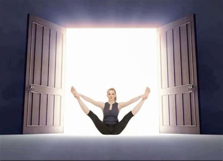 Johnny Gates Captures The Thrill Of Finding Love & ‘Living In The Moment’ With New Song ‘Flirt’