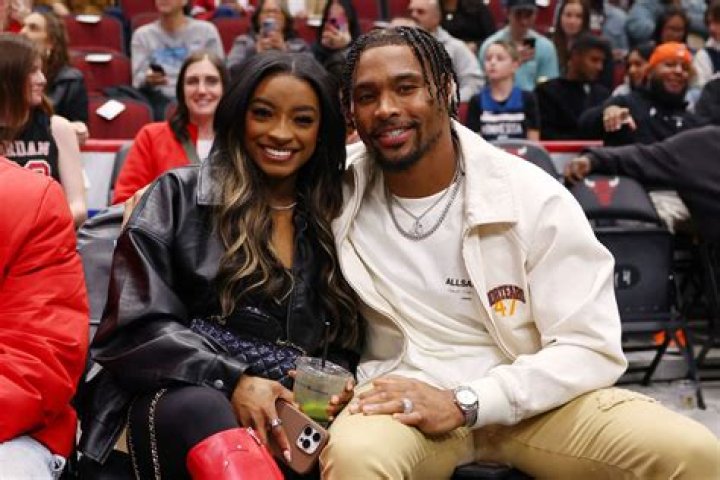 Simone Biles’ BF Mocked By Fans For Claiming He Didn’t Know Who She Was Before They Met