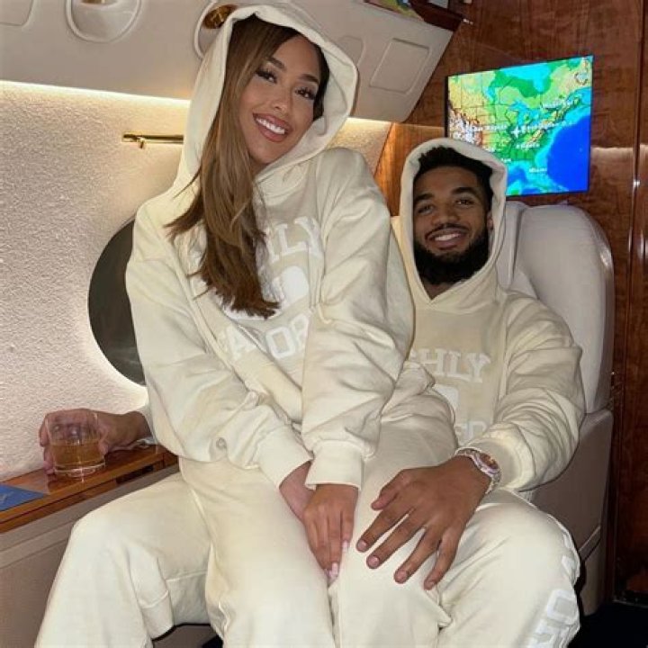 Jordyn Woods Gushes Over ‘Sweetest’ BF Karl-Anthony Towns After He Sends Her ‘Love’ Hoodie From Quarantine