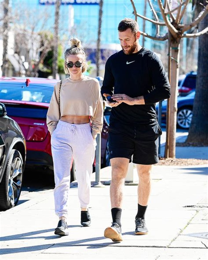 Julianne Hough Flirts With Ex Brooke Laich After He Posts ‘Thirst Trap’: See Message