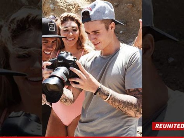 [PICS] Chantel Jeffries & Justin Bieber Hooking Up? — See His Flirty IG Post – Hollywood Life