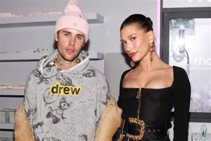 Justin Bieber Gets Cozy With Voluptuous Model At Brit Awards After-Party — Pic