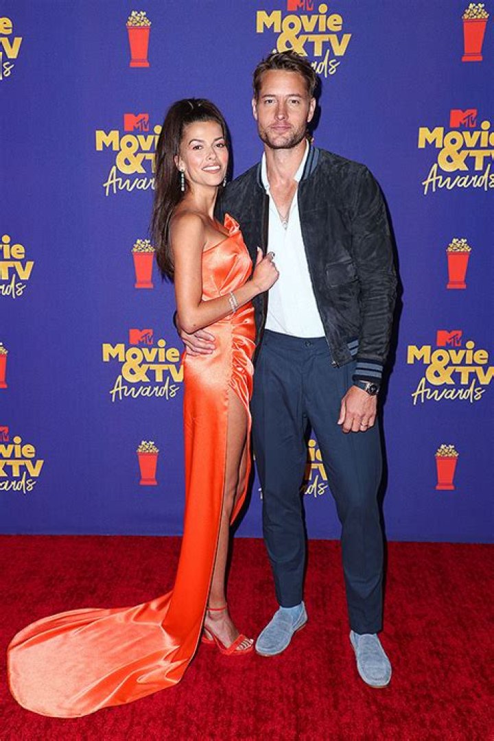 Justin Hartley & Sofia Pernas At MTV Movie & TV Awards 2021 – Hollywood Life