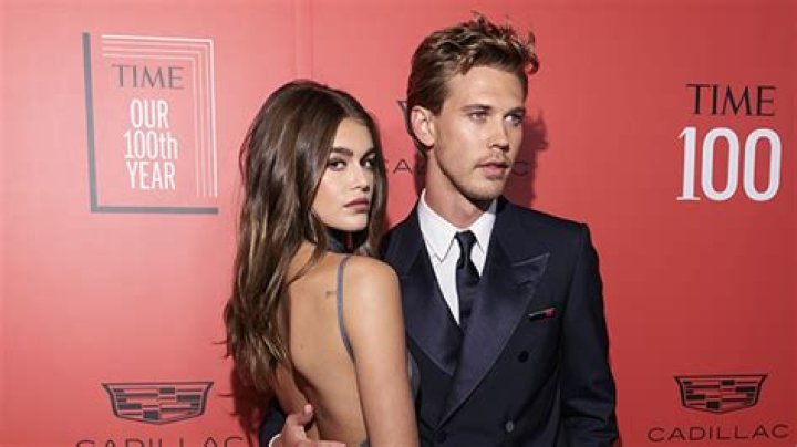 Kaia Gerber & Austin Butler Go On Double Date With Cindy Crawford & Rande Gerber: Photos