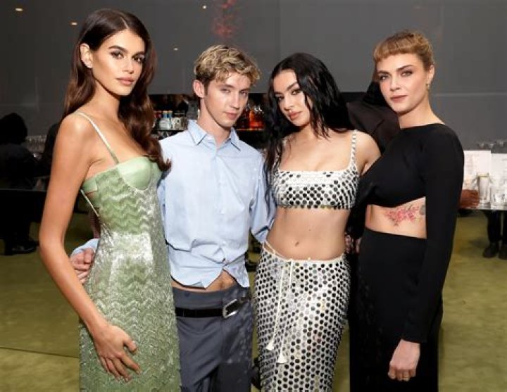 Kaia Gerber Joins the TikTok Craze & Shows Off Her Dance Moves During Quarantine