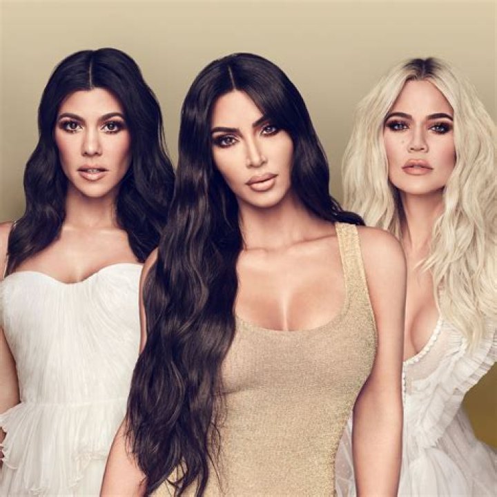 Kardashian-Jenner Sisters’ Best Blonde Looks: See Kim, Kylie & More