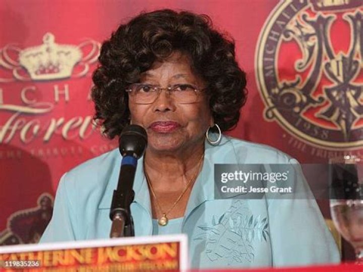 See Her Grandkids & More – Hollywood Life