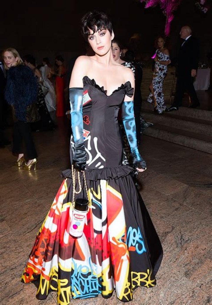 Katy Perry Reveals Met Gala Dress – Outfit Includes Diaper – Hollywood Life