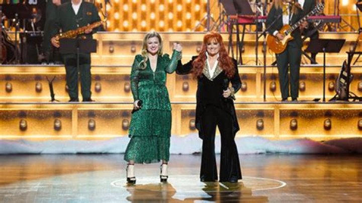 Photos of Her Looks – Hollywood Life