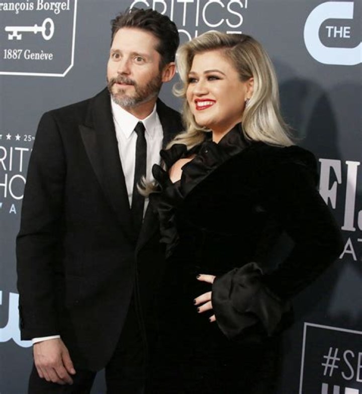 Kelly Clarkson Reportedly Asks Judge To Legally Restore Her Last Name Amid Brandon Blackstock Divorce