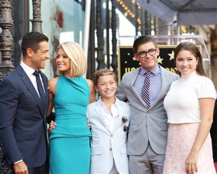 Kelly Ripa & Mark Consuelos ‘Extremely Proud’ Of Their Kids Who ‘Don’t See Themselves As Celebs’
