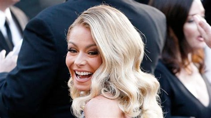 Kelly Ripa Wants To Run Around Her ‘House Naked’ Once Kids Leave Home – Hollywood Life