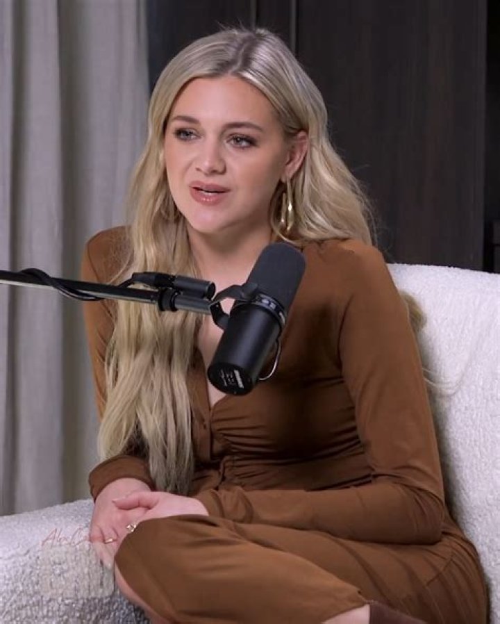 Kelsea Ballerini Unfollows Morgan Evans Amid Chase Stokes Romance – Hollywood Life