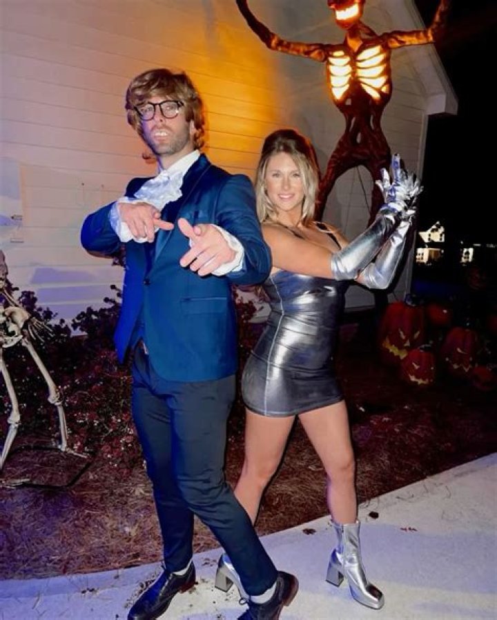 Kendall Jenner’s Fembot Austin Powers Halloween Costume — Sexy Pics – Hollywood Life