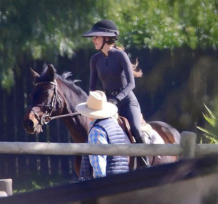 Kendall Jenner Goes Horseback Riding In Malibu In Black Outfit – Hollywood Life