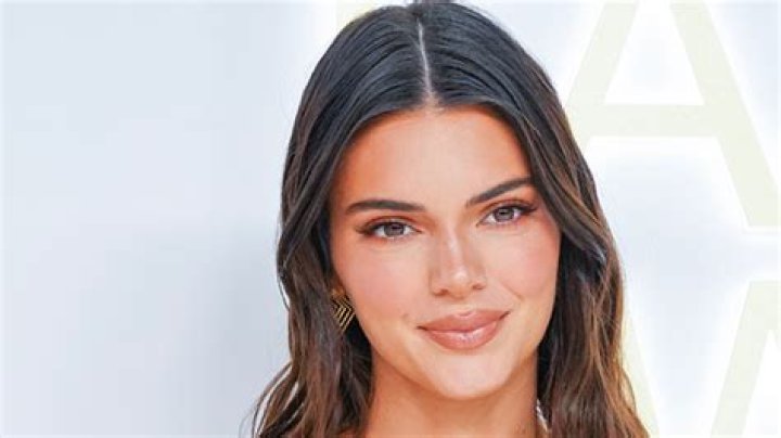 Kendall Jenner Uses Nars Concealer to Erase Her Dark Circles – Hollywood Life