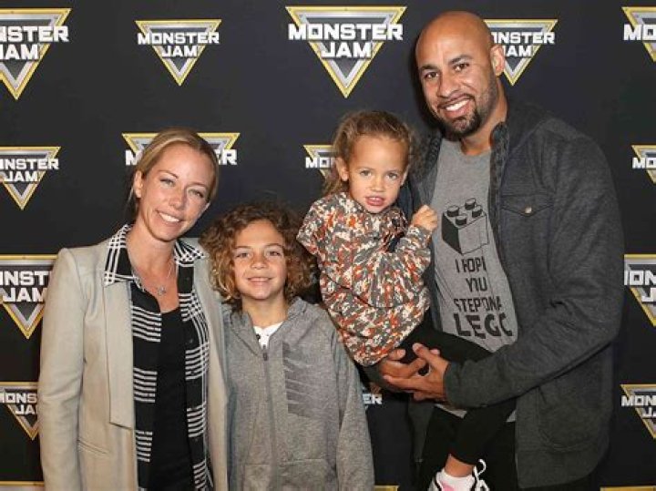 Kendra Wilkinson and Hank Baskett’s Family: Photos – Hollywood Life