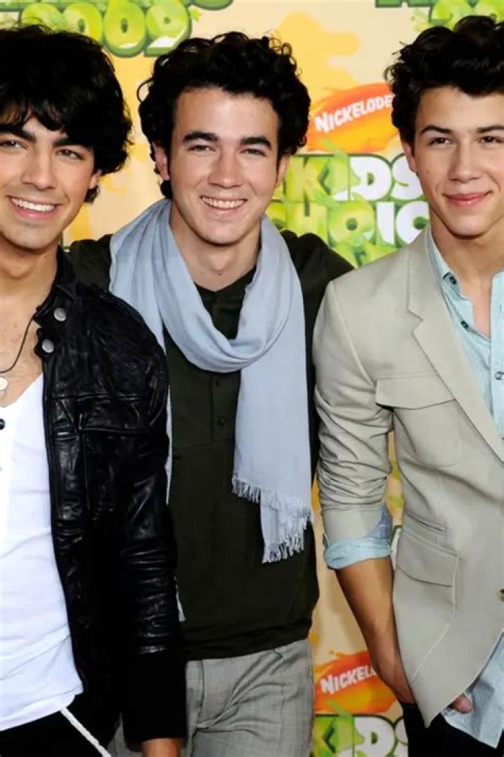 Kevin Jonas – Hollywood Life