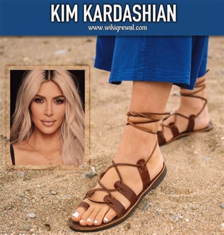 Khloe Kardashian’s Feet — Get Her Pedicure Must Have For A Sexy Summer Look – Hollywood Life
