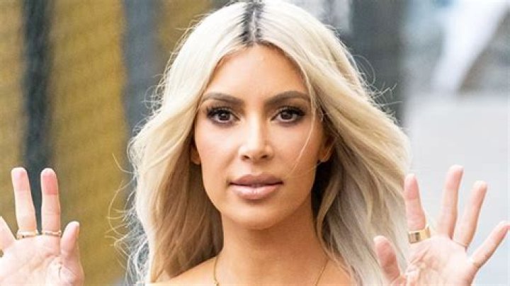 Kim Kardashian Bleached Her Eyebrows & Rocks Blonde Hair Makeover – Hollywood Life