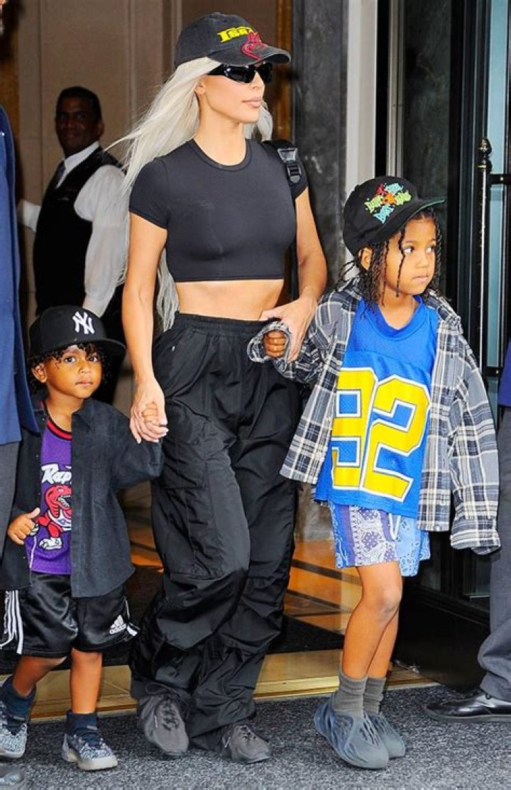Kim Kardashian Rocks Crop Top Taking Kids Saint, 7, Chicago, 4, & Psalm, 3, For Dinner: Photos