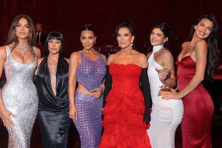 Kim Kardashian & Kris Humphries: Birthday Party PDA!