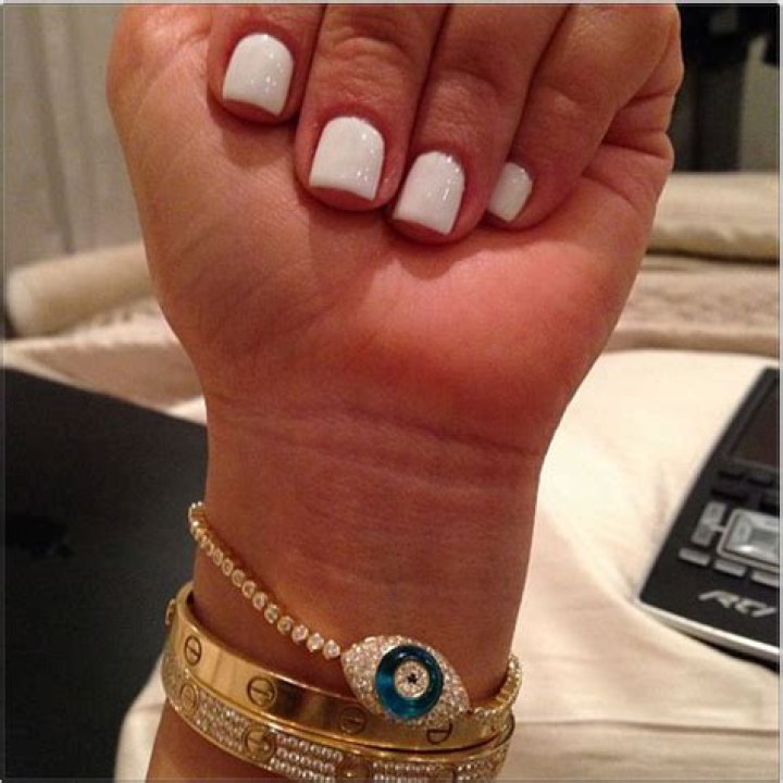 Kim Kardashian Manicure — Kimmy Debuts Short White Nails On Instagram – Hollywood Life