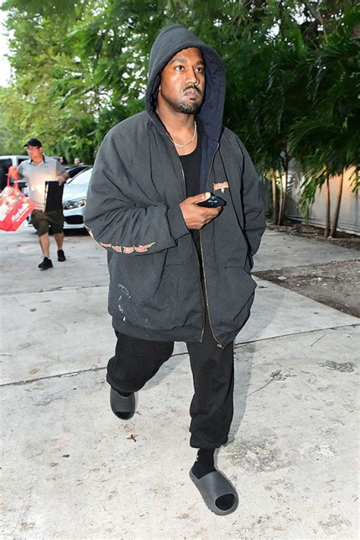 Kim Kardashian Hoping Pete Davidson’s Emmys Outfit Didn’t Shade Kanye – Hollywood Life