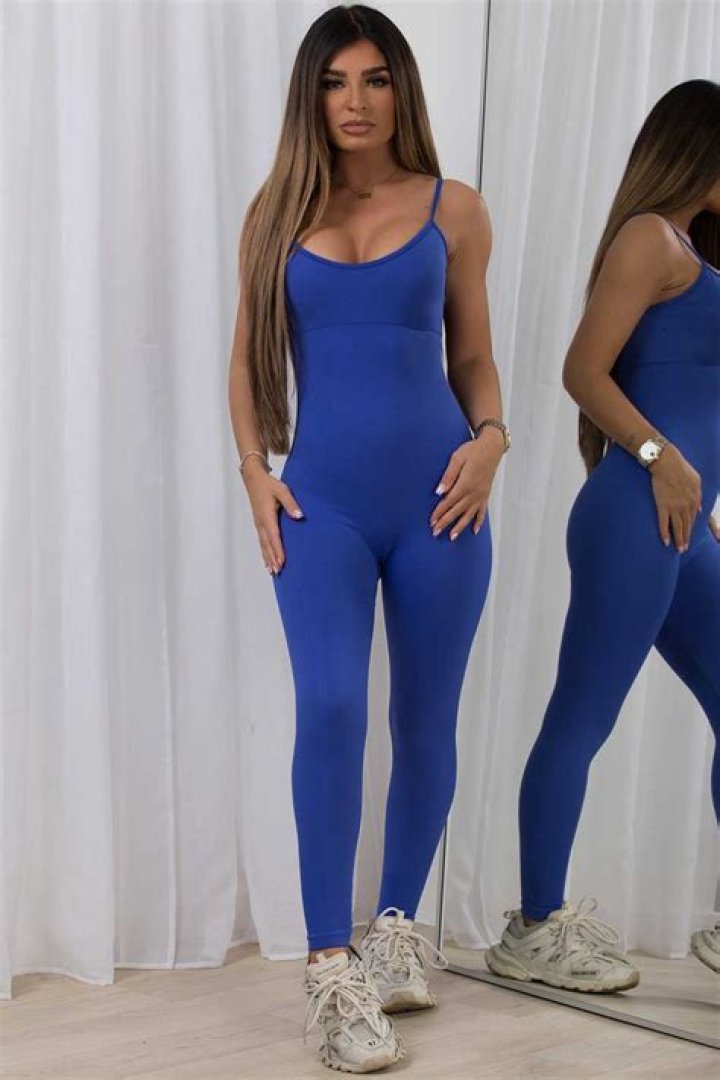 Kim Kardashian’s Plunging Blue Unitard At The Gym – Outfit Photo – Hollywood Life