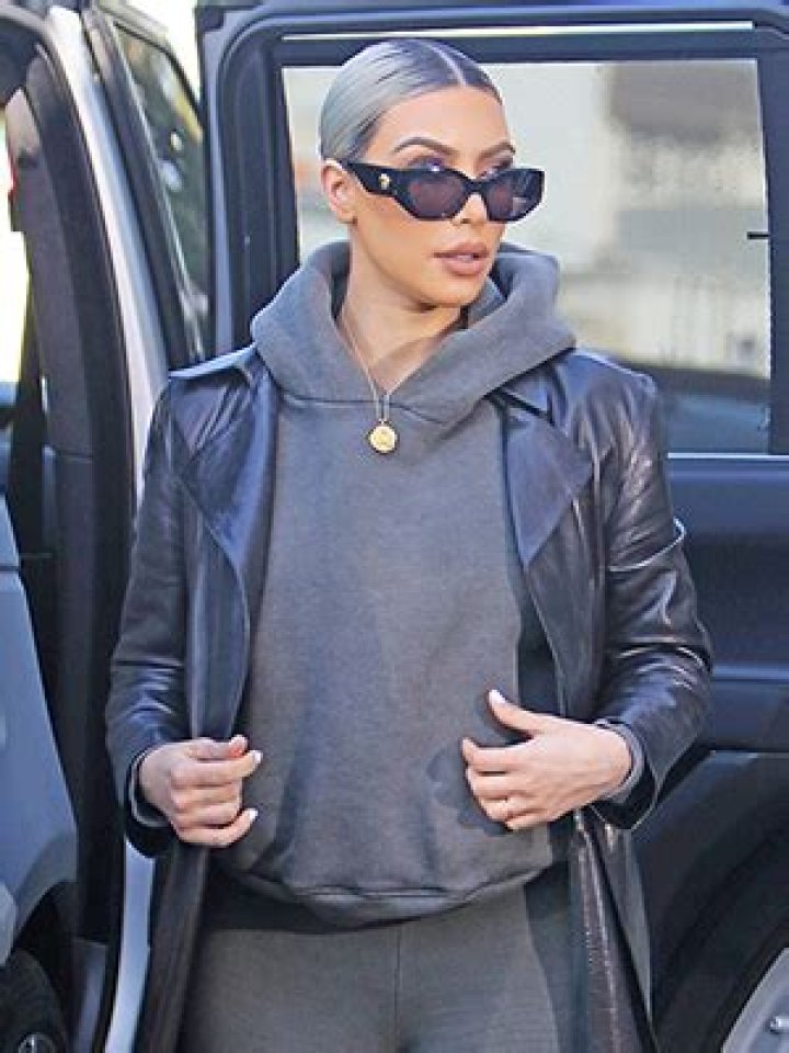 Kim Kardashian In Sweatpants & Sweatshirts & Still Looking Sexy – Hollywood Life