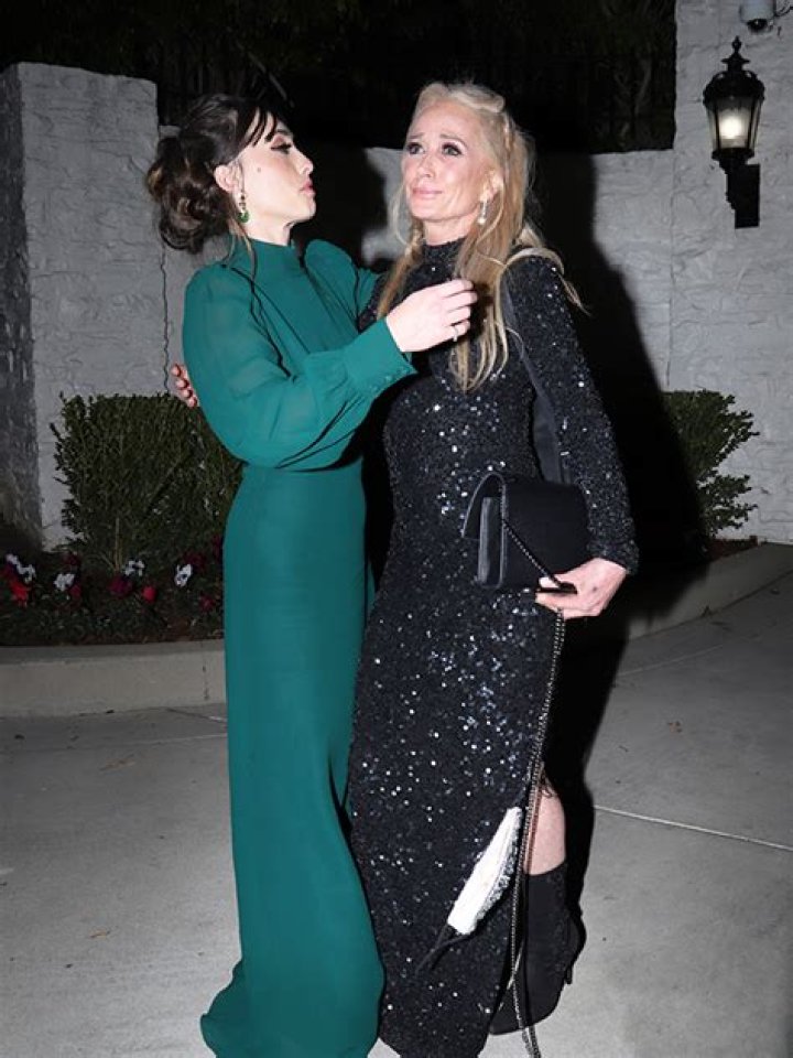 See Sequined Gown – Hollywood Life