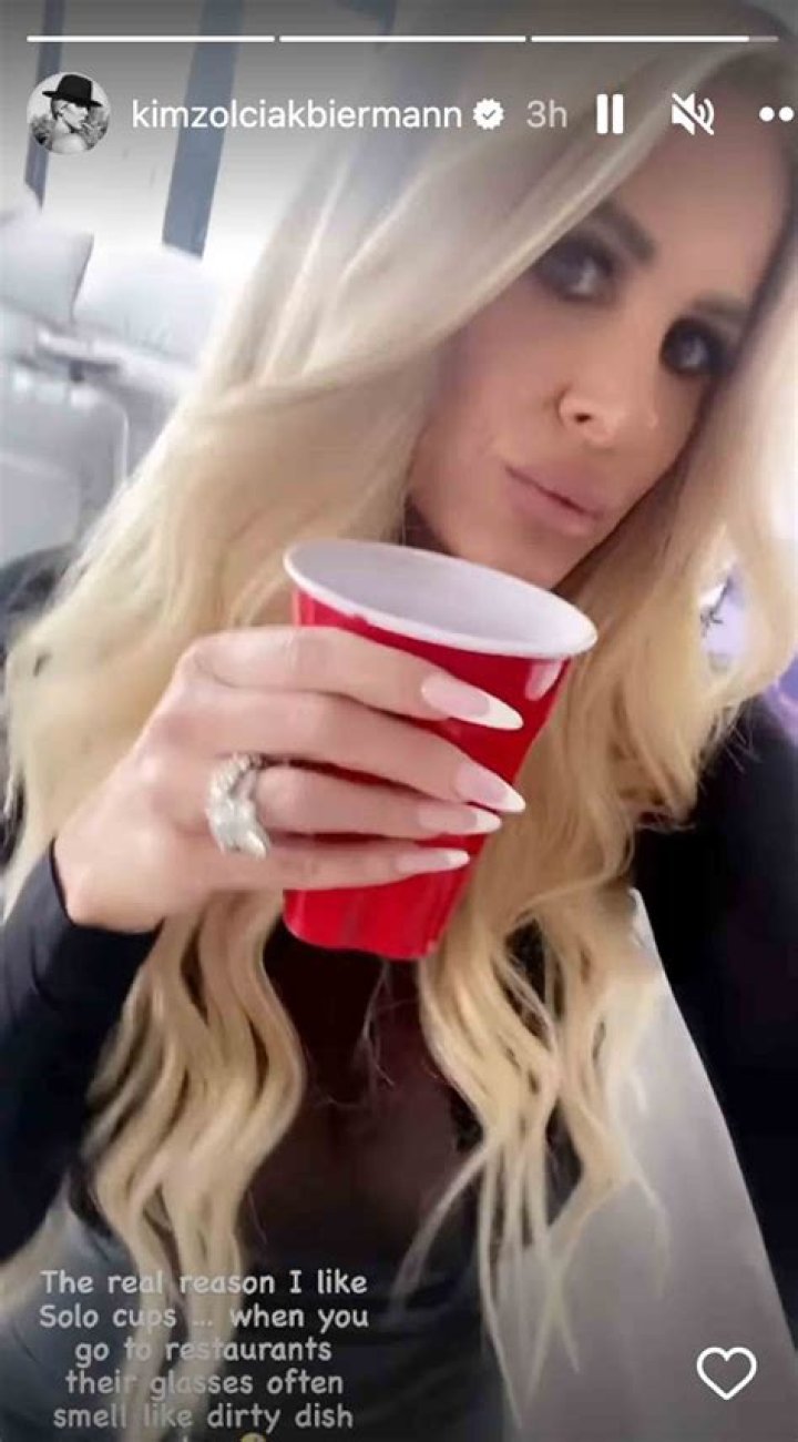 Kim Zolciak Seen Wearing Wedding Ring For 45th Birthday On Instagram – Hollywood Life