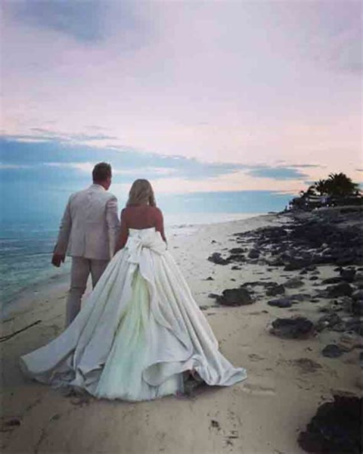 Stuns In Dramatic Gown – Hollywood Life