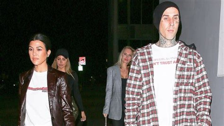 Kourtney Kardashian & Travis Barker Fans Notice Their Chemistry In Old ‘KUWTK’ Clip