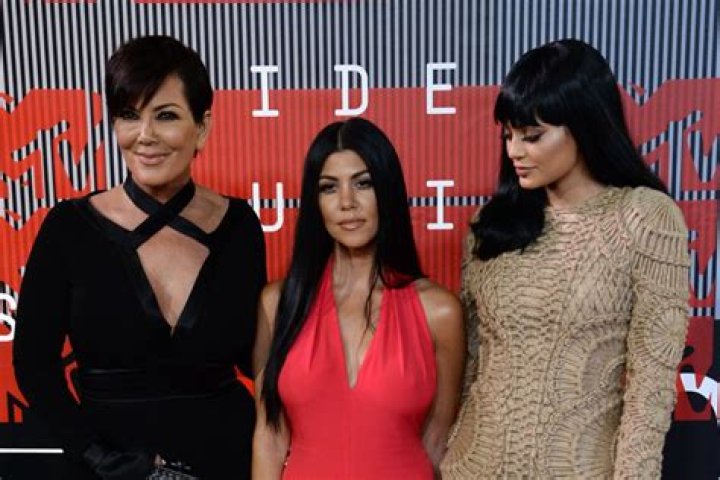 KUWTK Season 11 Premiere — Kourtney Kardashian Crying Over Scott Disick – Hollywood Life